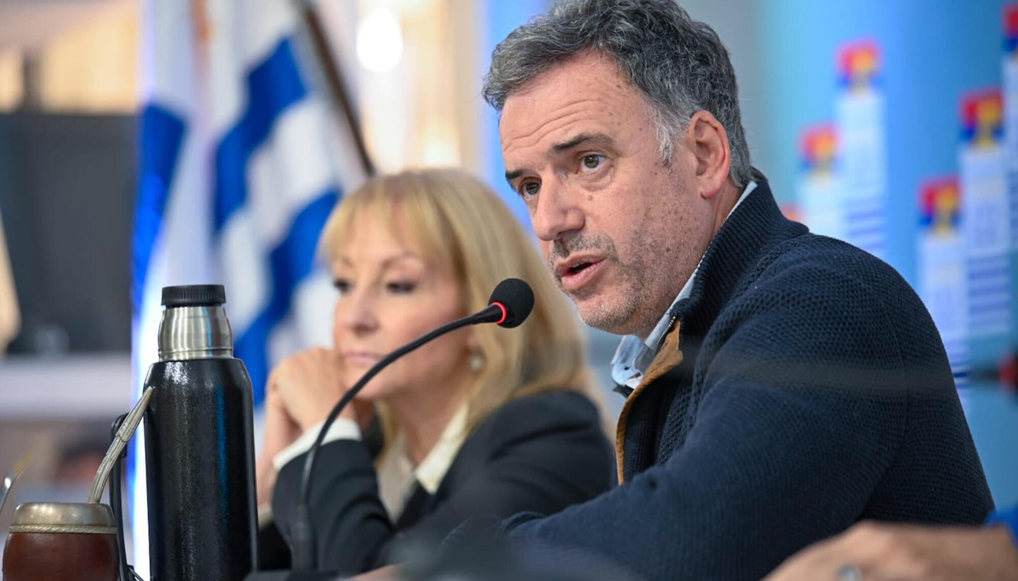 Yamandú Orsi y Carolina Cosse